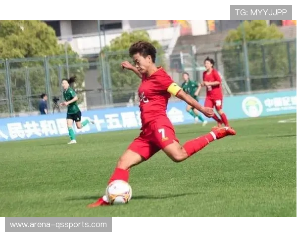 致敬王霜：中国女足新星拼搏精神与荣耀时刻回顾视频